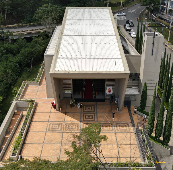Vista aérea de la Parroquia Beato Mariano de Jesús Euse Hoyos